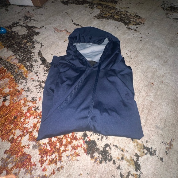 Short Sleeve Hoodie - Picture 4 of 4